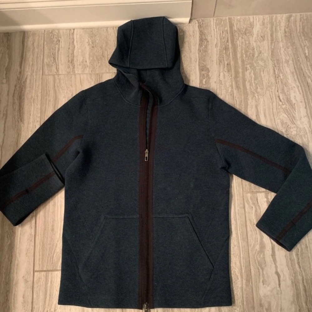 Lulu Lemon men’s hooded zip-up jacket